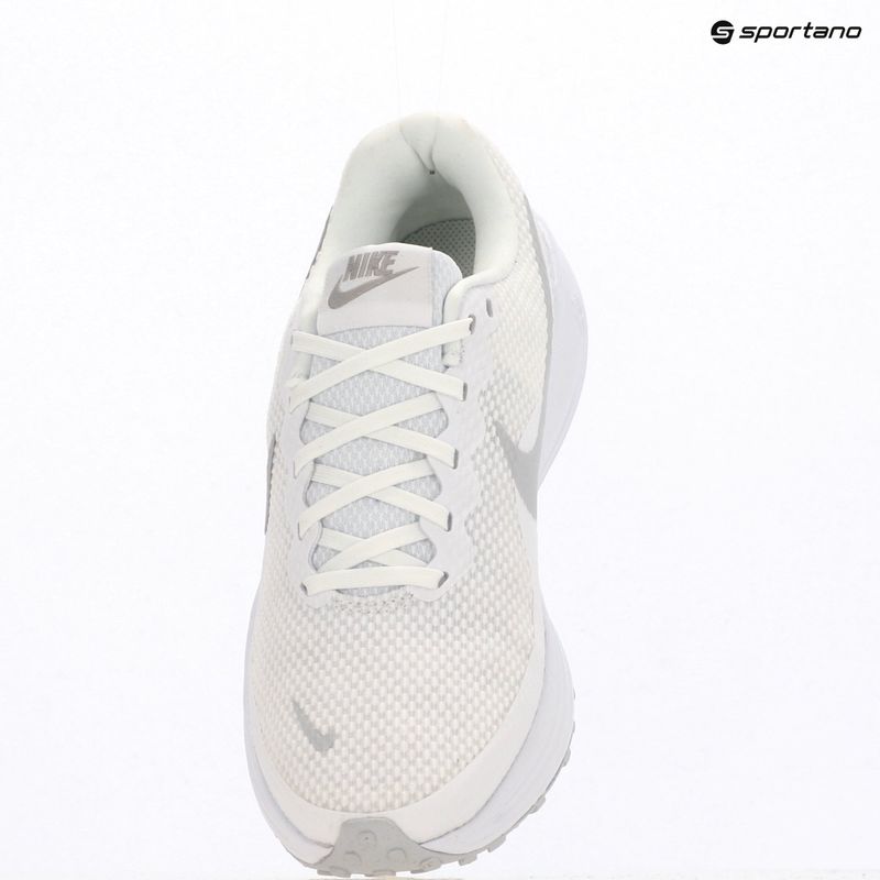 Women's running shoes Nike Revolution 8 white/pure platinum 18