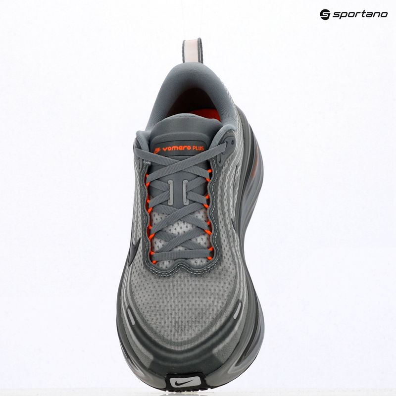 Men's running shoes Nike Vomero Plus cool grey/safety orange/black 17