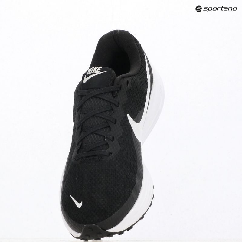 Women's running shoes Nike Revolution 8 Extra Wide black/black/white 11