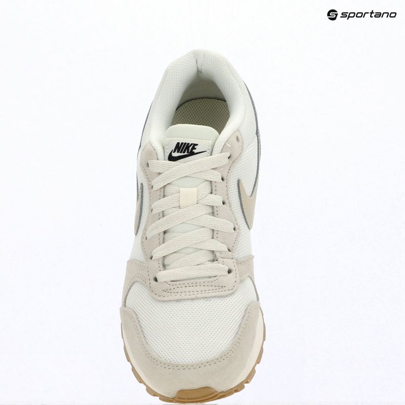 Women's shoes Nike MD Runner 2 SE coconut milk/black/linen/sail 14