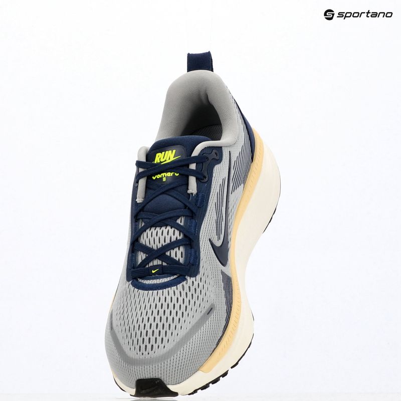 Men's running shoes Nike Vomero 18 wolf grey/pewter/sail/midnight navy 8