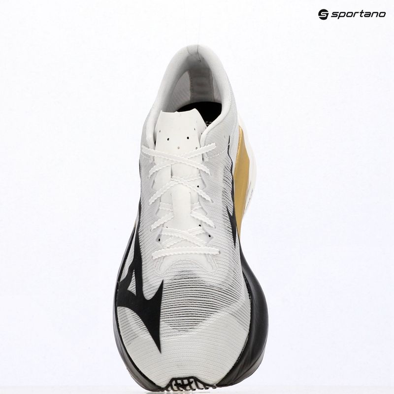 Running shoes Mizuno Hyperwarp Elite white/black/gold 17