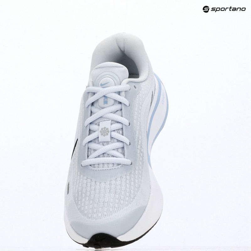 Women's running shoes Nike Journey Run football grey/white/aluminum/anthracite 18