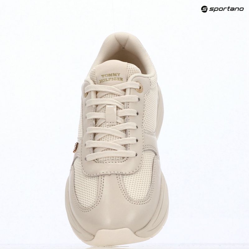 Women's shoes Tommy Hilfiger ModernRunner Shiny Leather soft cream 9