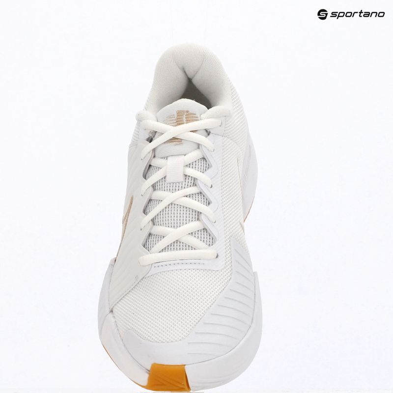 Women's tennis shoes Nike GP Challenge Pro white/summit white/linen/light orewood brown 7