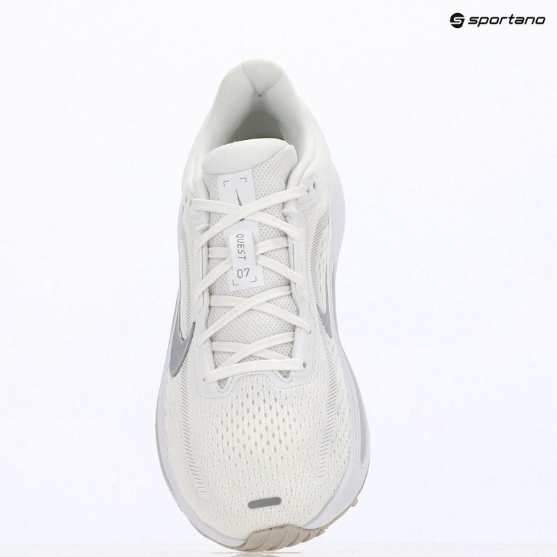 Women's running shoes Nike Quest 7 white/vast grey/vast grey/wolf grey 18