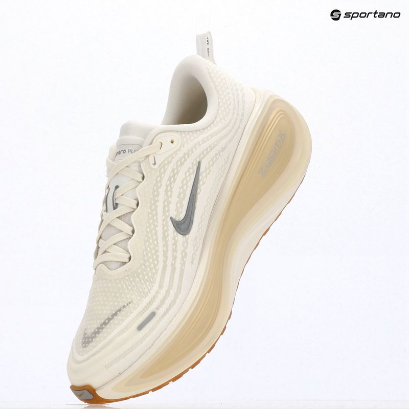 Men's running shoes Nike Vomero Plus sail/coconut milk/metallic silver 16