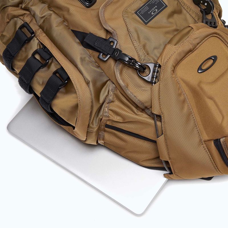 Oakley Kitchen Sink 34 l total coyote hiking backpack 4