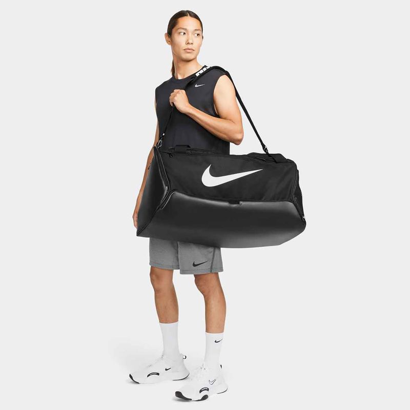 Training bag Nike Brasilia 9.5 black/black/white 9