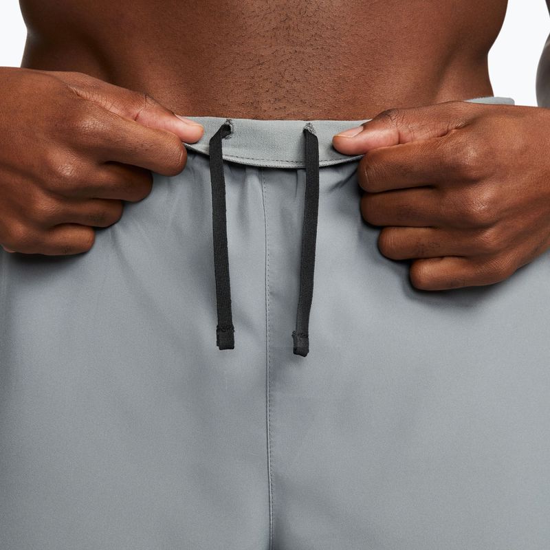 Men's shorts Nike Dri-Fit Challenger 7" 2in1 smoke grey/dark smoke grey 7