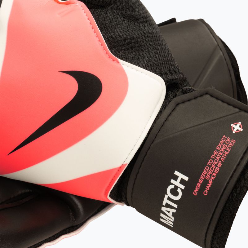 Nike Match black/sunset pulse goalkeeper gloves 3