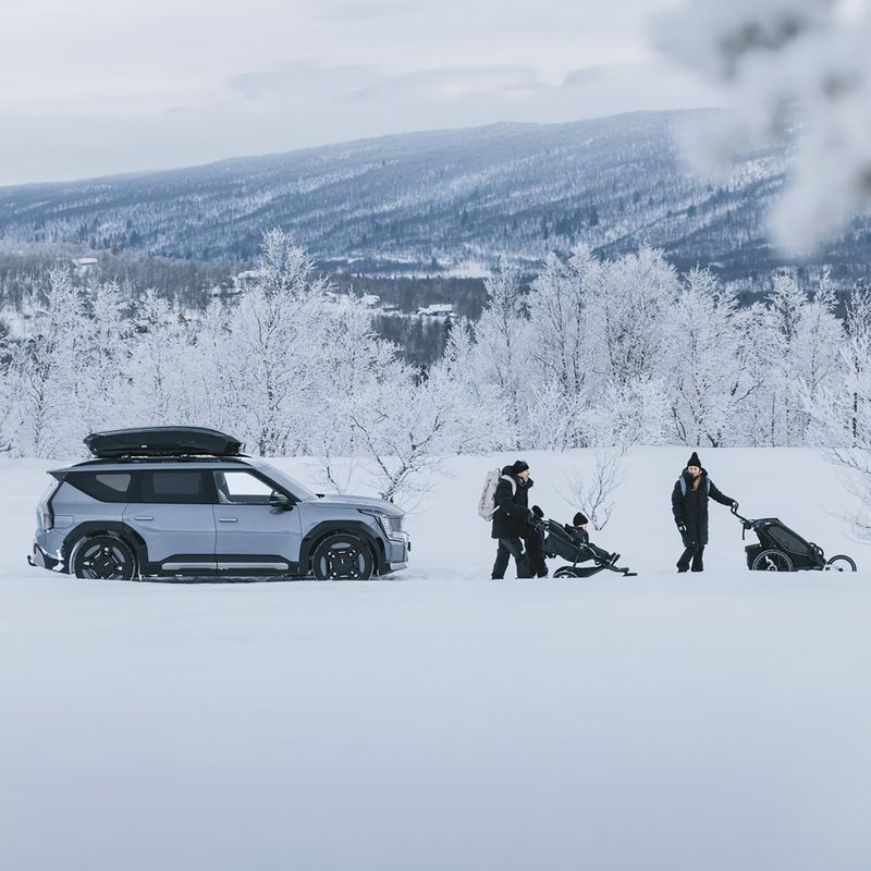 Thule Motion 3 XXL black glossy roof box 6