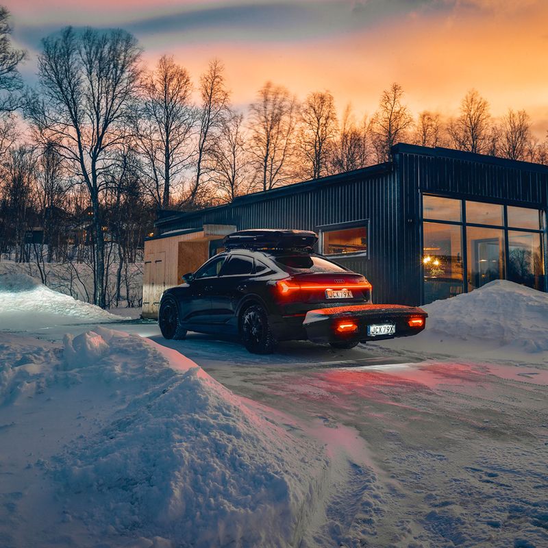 Hitch cargo box Thule Arcos XL black 9