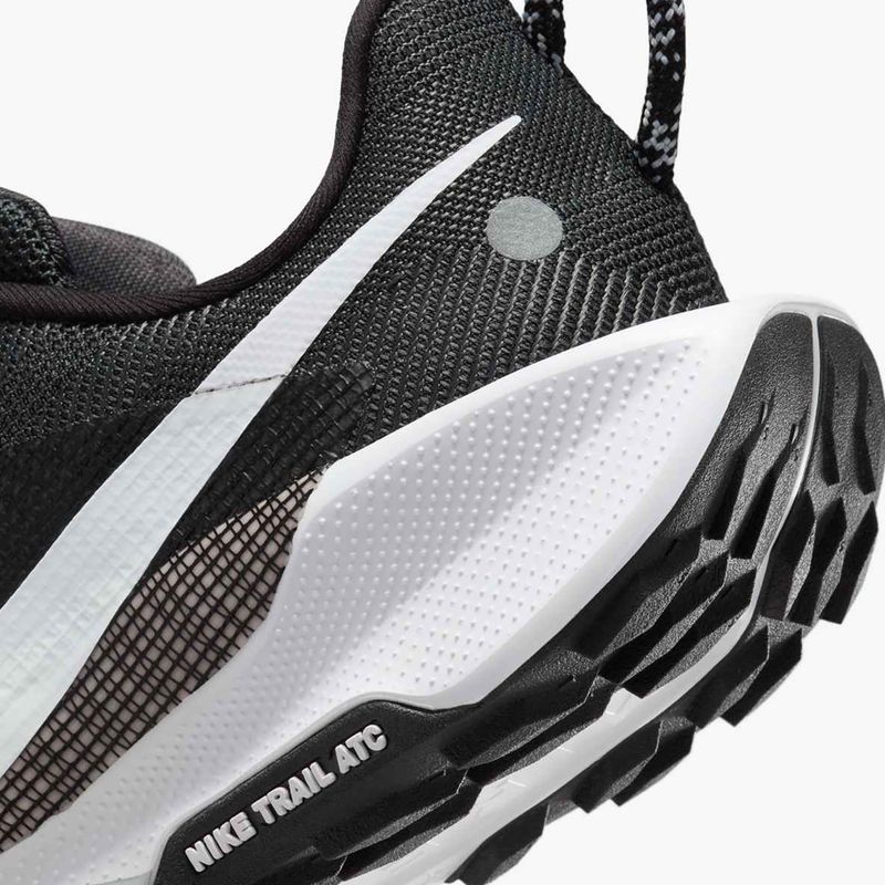 Nike Pegasus Trail 5 women's running shoes black / white / anthracite / wolf grey 10