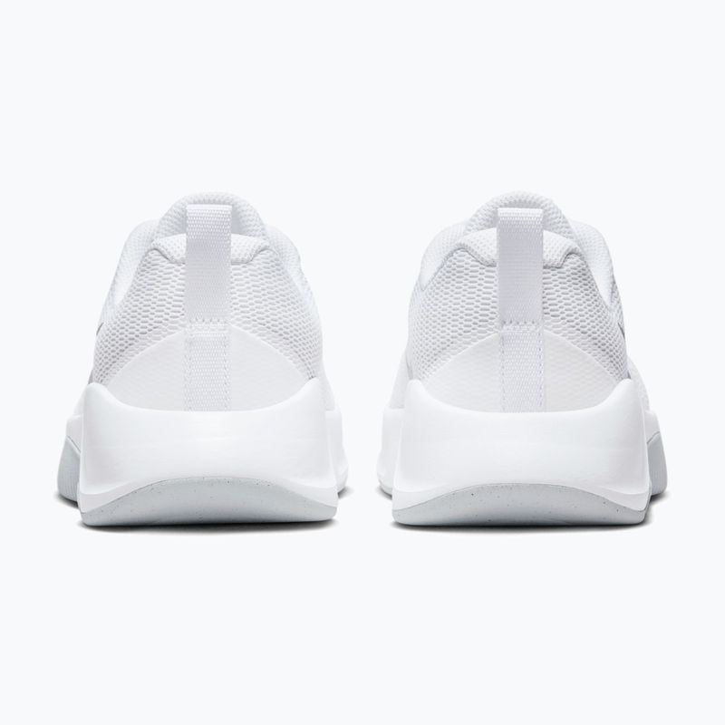 Women's training shoes Nike MC Trainer 3 white/photon dust/metallic platinum 4