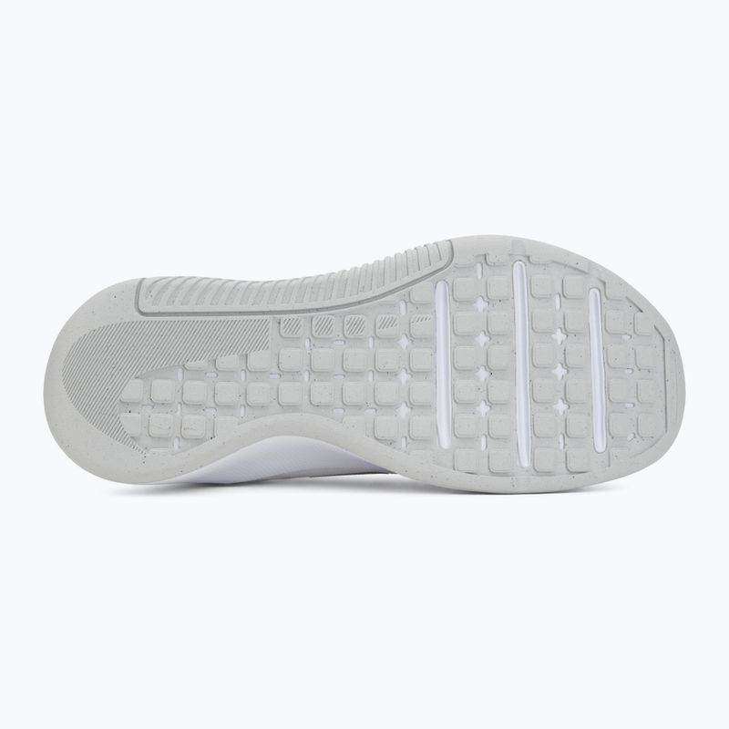 Women's training shoes Nike MC Trainer 3 white/photon dust/metallic platinum 4