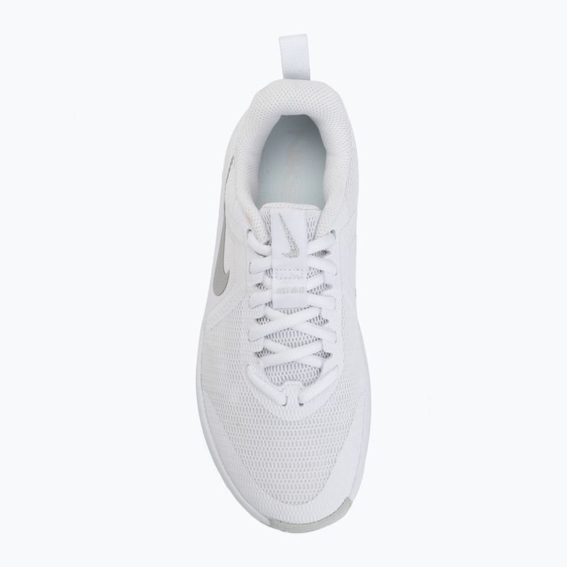 Women's training shoes Nike MC Trainer 3 white/photon dust/metallic platinum 5