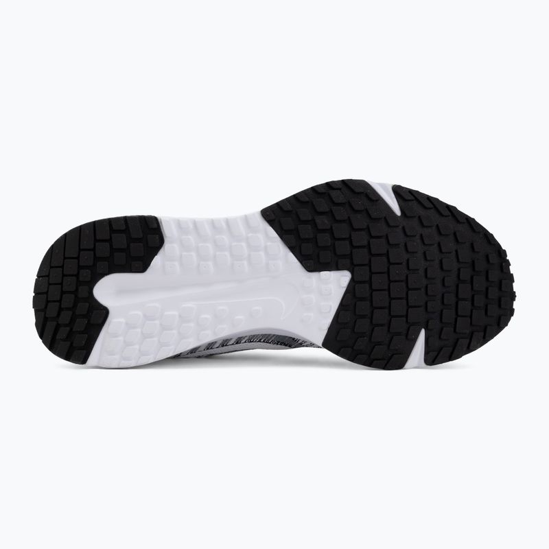 Men's running shoes Nike Run Defy white/black 4
