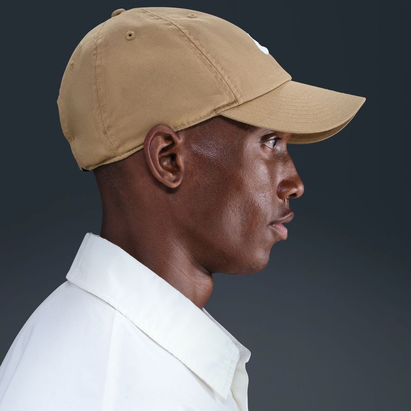 Baseball cap Nike Club Unstructured Futura Wash parachute beige/white 6