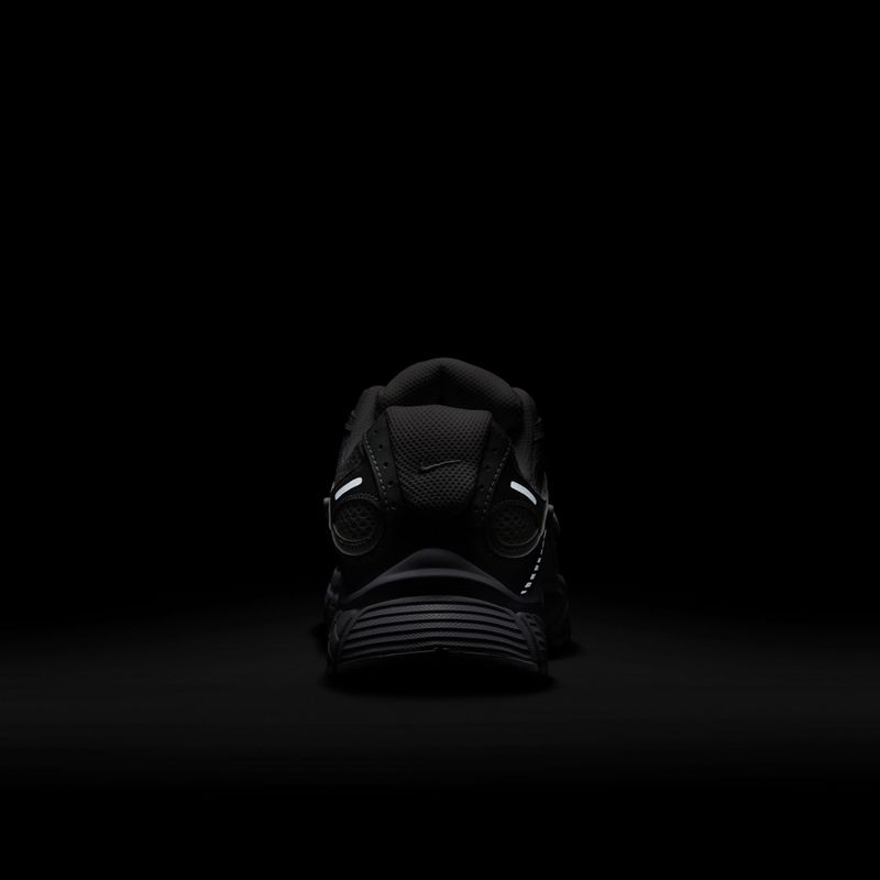 Women's shoes Nike V5 RNR white/black/metallic silver/white 10