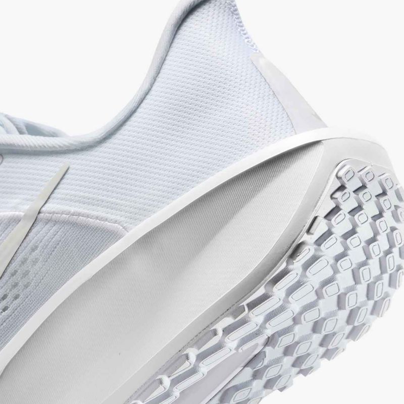 Nike Quest 6 men's running shoes white / platinum tint / white 9