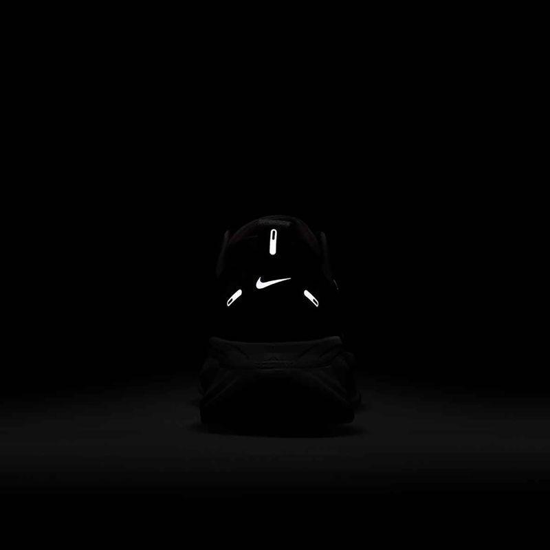 Men's running shoes Nike Vomero 18 black/coconut milk/summit white 8