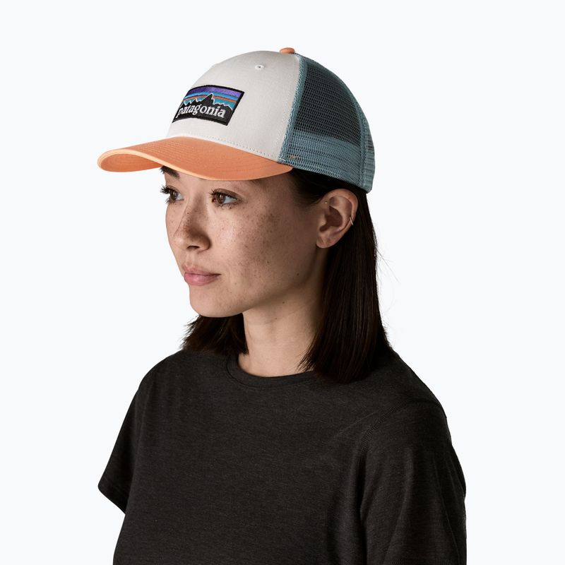 Baseball cap Patagonia P-6 Logo LoPro Trucker white w/peach sherbet 2