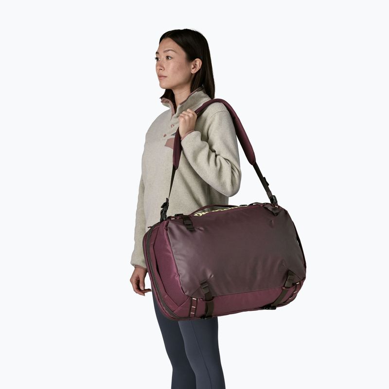 Travel bag Patagonia Black Hole MLC 45 l berry fig 5