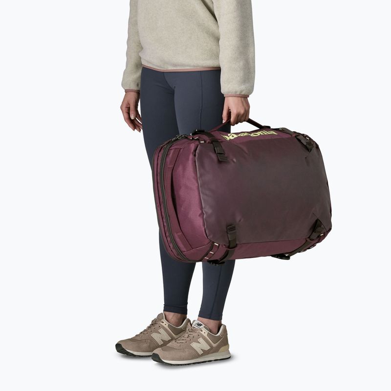 Travel bag Patagonia Black Hole MLC 45 l berry fig 6