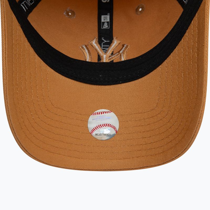 New Era League Essential 920 New York Yankees dark beige baseball cap 5