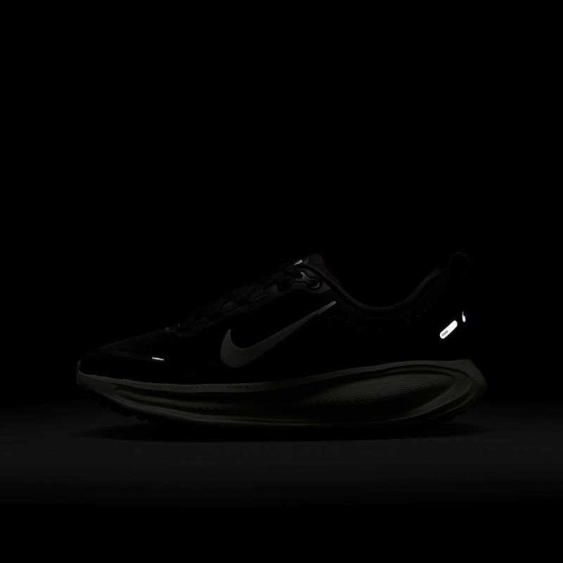 Children's running shoes Nike Vomero 18 black/coconut milk/iron ore/summit white 16