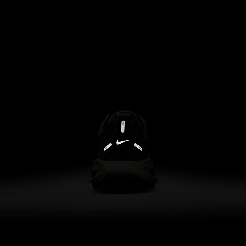 Children's running shoes Nike Vomero 18 black/coconut milk/iron ore/summit white 17