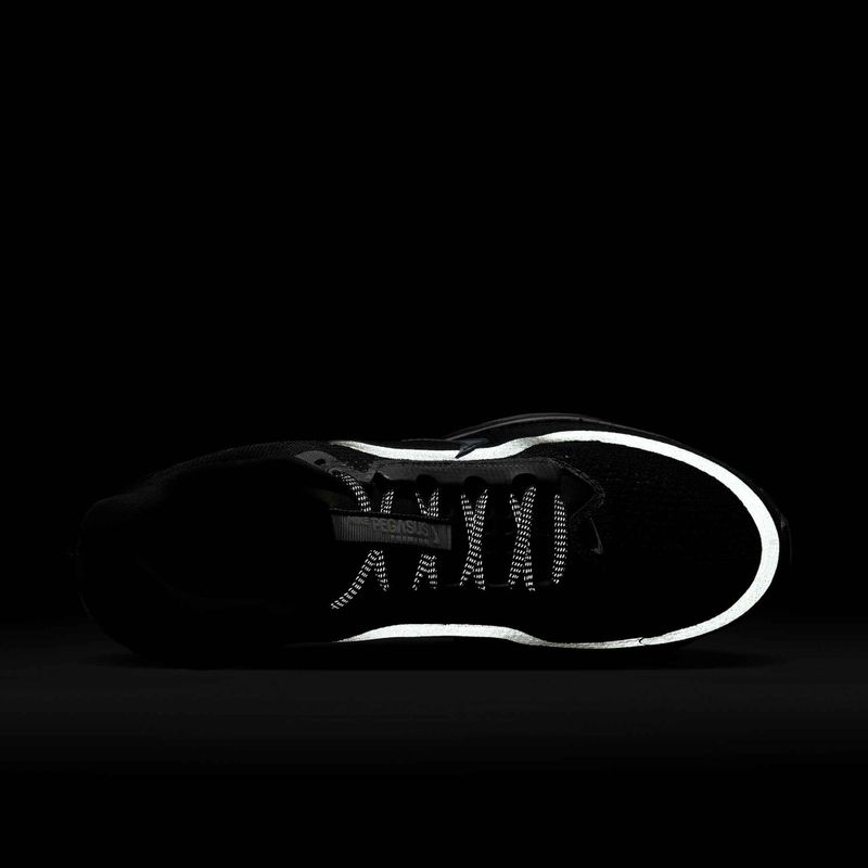 Men's running shoes Nike Pegasus Premium black/metallic silver/black 9