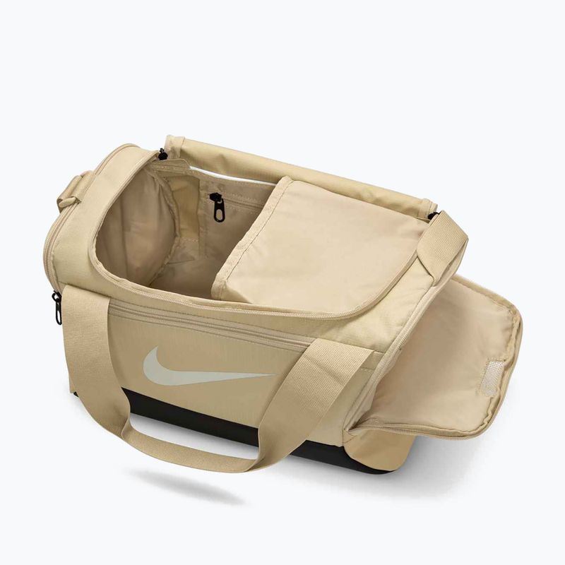 Training bag Nike Brasilia 9.5 Duffle 25 l desert khaki/black/sail 5