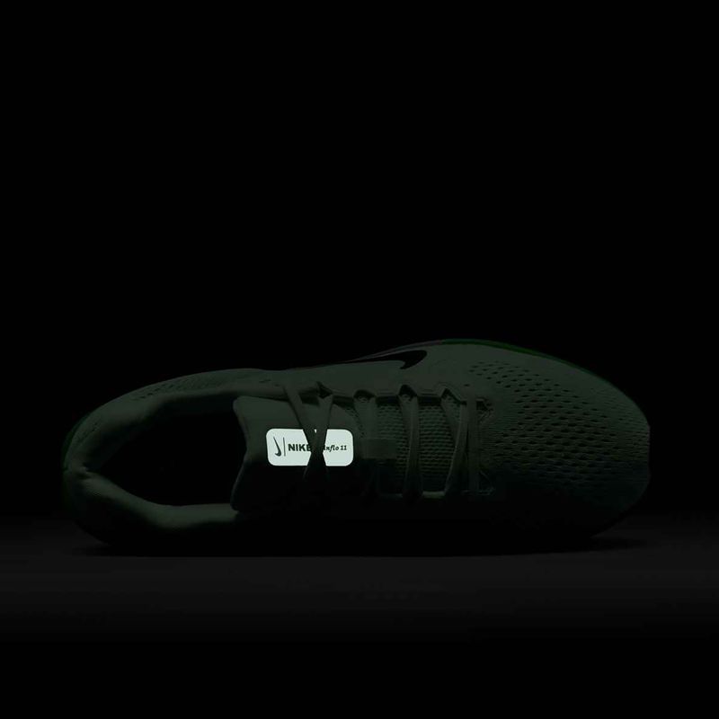 Men's running shoes Nike Winflo 11 barely green / black / green strike 8