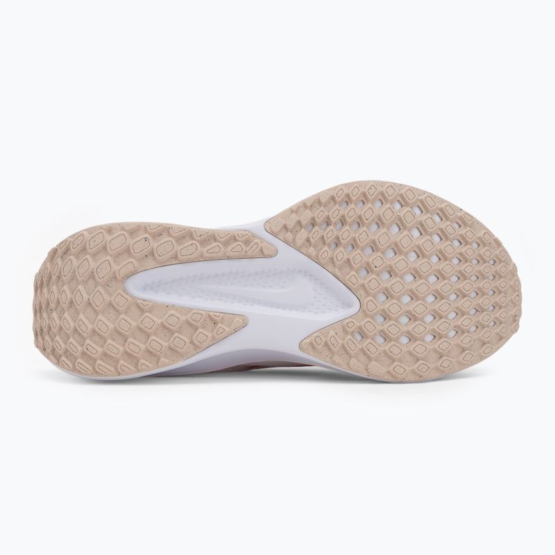 Women's running shoes Nike Quest 6 white / bright crimson / washed coral 4