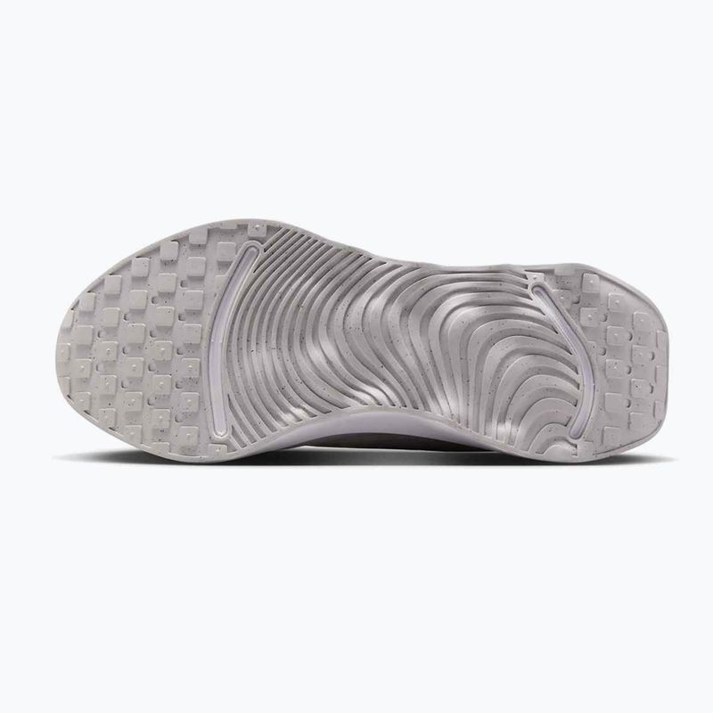 Women's Nike Motiva trainers summit white/white/metallic silver/summit white 5