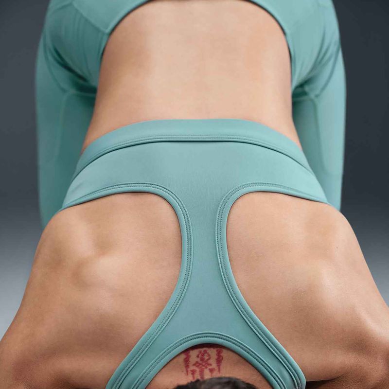 Training bra Nike Swoosh Light Support cannon/white 11