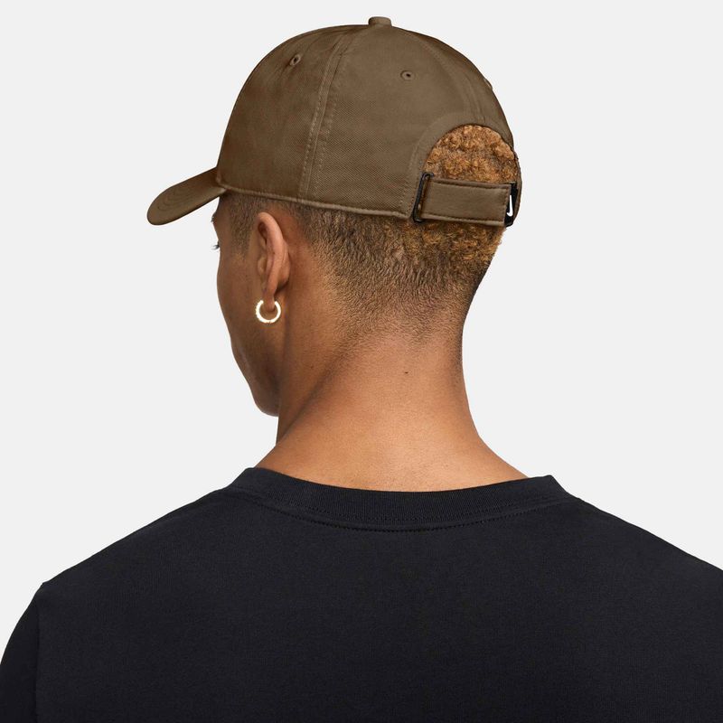 Nike Dri-FIT Club baseball cap mosswood brown/white 2