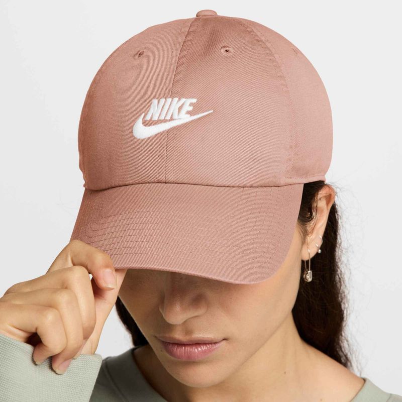 Nike Club Unstructured Futura Wash rose gold/white baseball cap 4