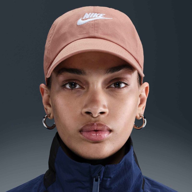 Nike Club Unstructured Futura Wash rose gold/white baseball cap 7