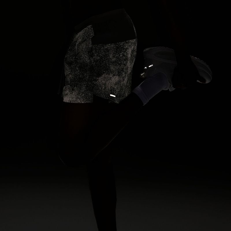 Men's running shorts Nike Stride Brief-Lined 5" light smoke grey 6