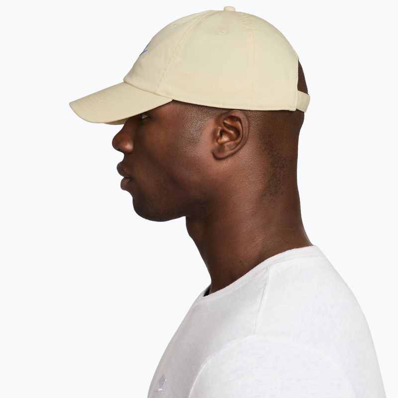 Baseball cap Nike Club Unstructured Futura Wash light khaki/sapphire 3