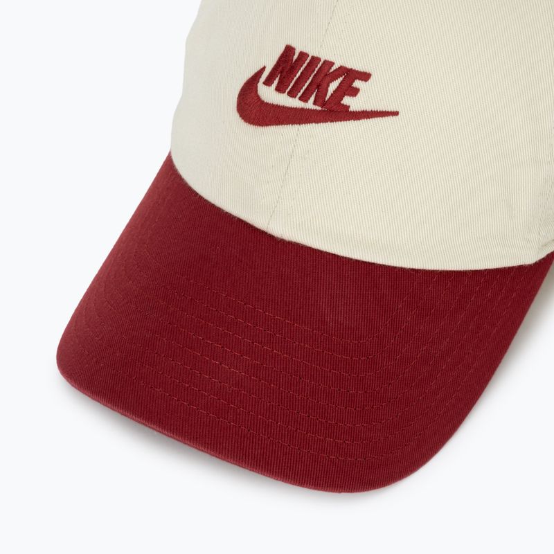 Baseball cap Nike Club Unstructured Futura Wash light khaki/team crimson/team crimson 3