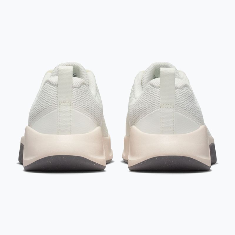 Women's training shoes Nike MC Trainer 3 sail/chalk/pencil point/white 4