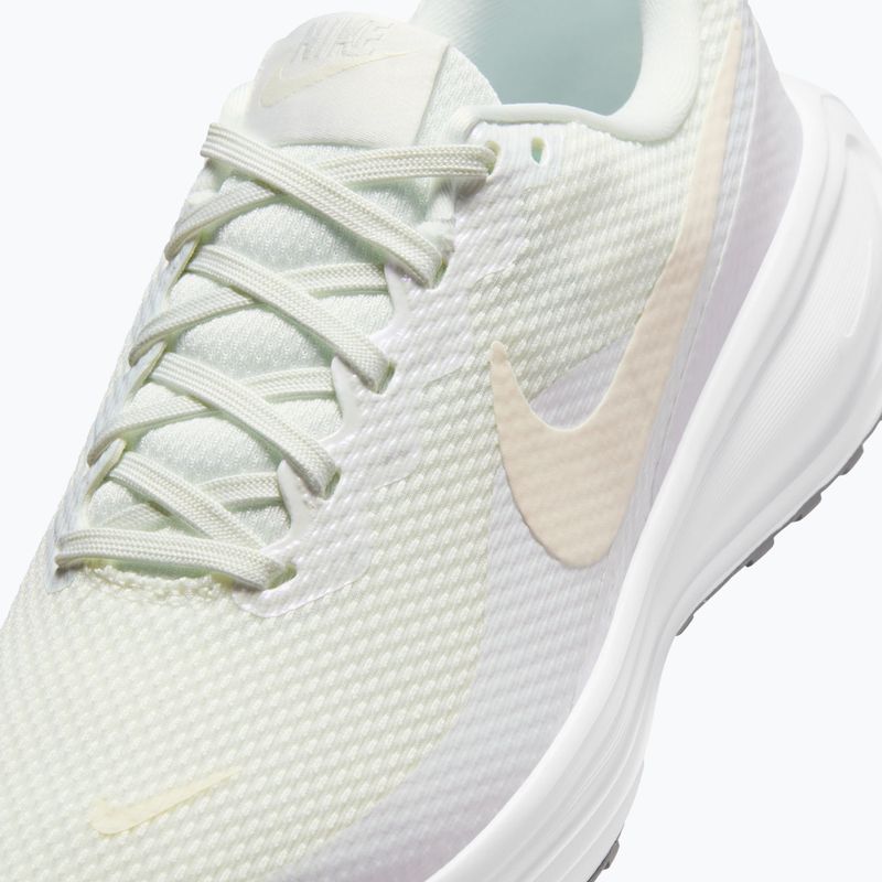 Women's running shoes Nike Revolution 8 sail/white/pencil point/chalk 8