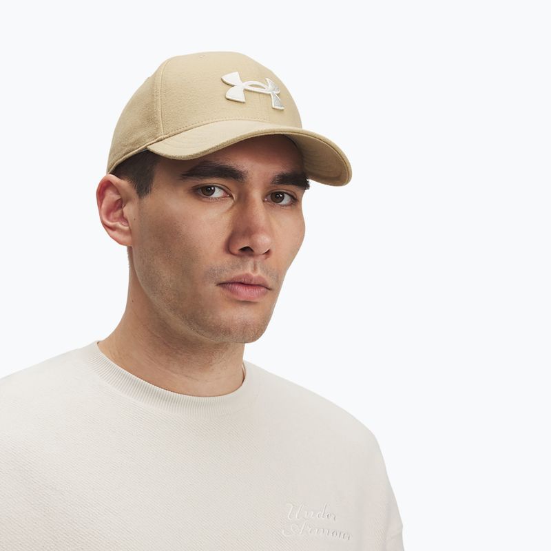 Men's baseball cap Under Armour Blitzing Low Brushed camel/summit white 6