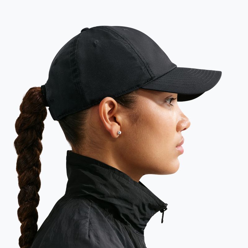 Baseball cap Nike Dri-Fit Club Unstructured Metal Swoosh 2026 black/metallic gold 5