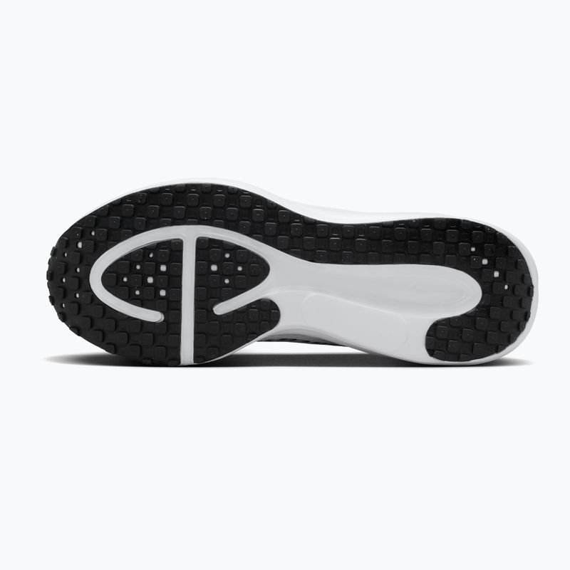 Women's running shoes Nike Revolution 8 white/metallic gold/black 6