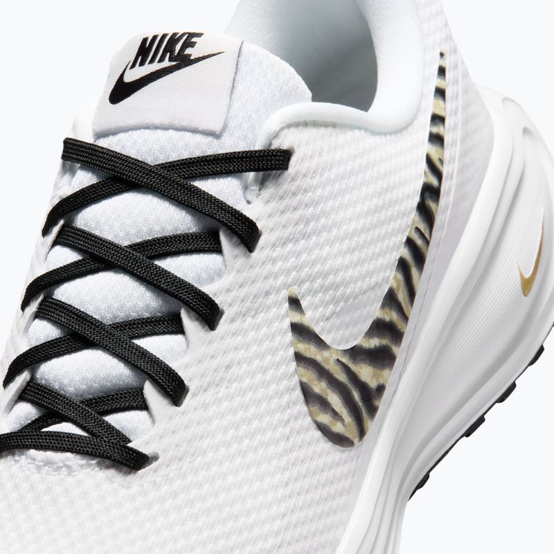 Women's running shoes Nike Revolution 8 white/metallic gold/black 7